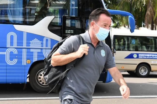 报道称，尽管萨勒尼塔纳本赛季表现不佳，但皮罗拉的表现得到了认可，他的场均拦截数据和赢得空中对抗数据都排在意甲前十。